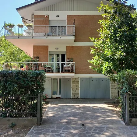 Cv018 - Milano Marittima, Elegante Trilocale Con Vasca Idromassaggio